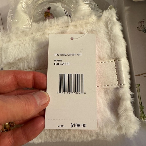 Betsey Johnson 4 piece Gift Set, (Crossbody Bag, Strap, Hat & Key Chain) NWT - Picture 12 of 13